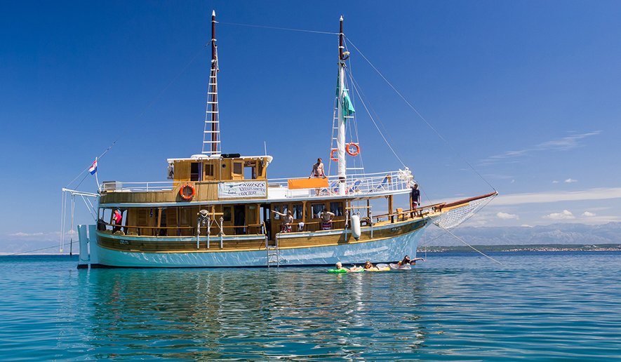 Traditional Cruise Vessel